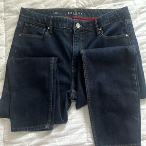 WHBM High Rise Skinny Crop dark denim. Perfect for dress with sandals or boots.